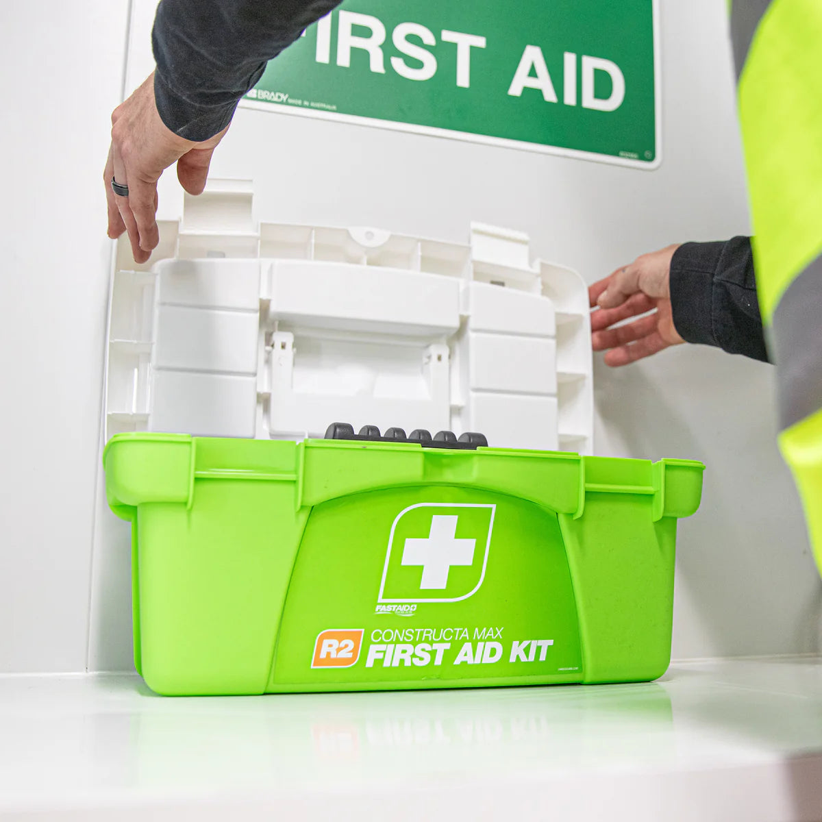 R1 Vehicle Max First Aid Kit, Plastic Portable