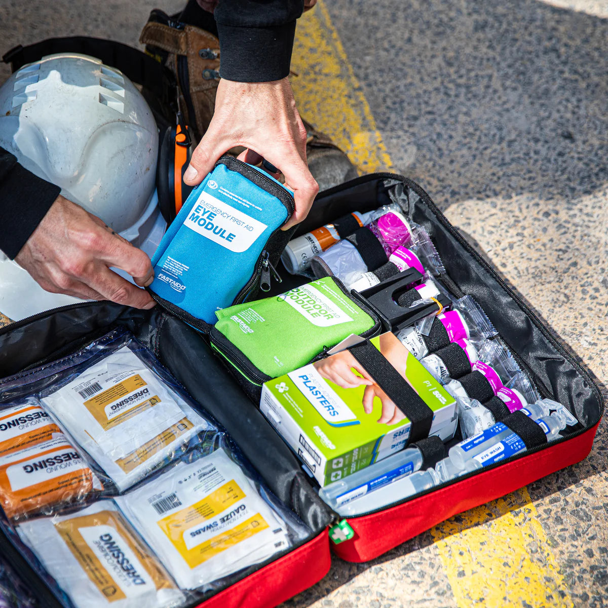 R2 Constructa Max First Aid Kit Soft Pack