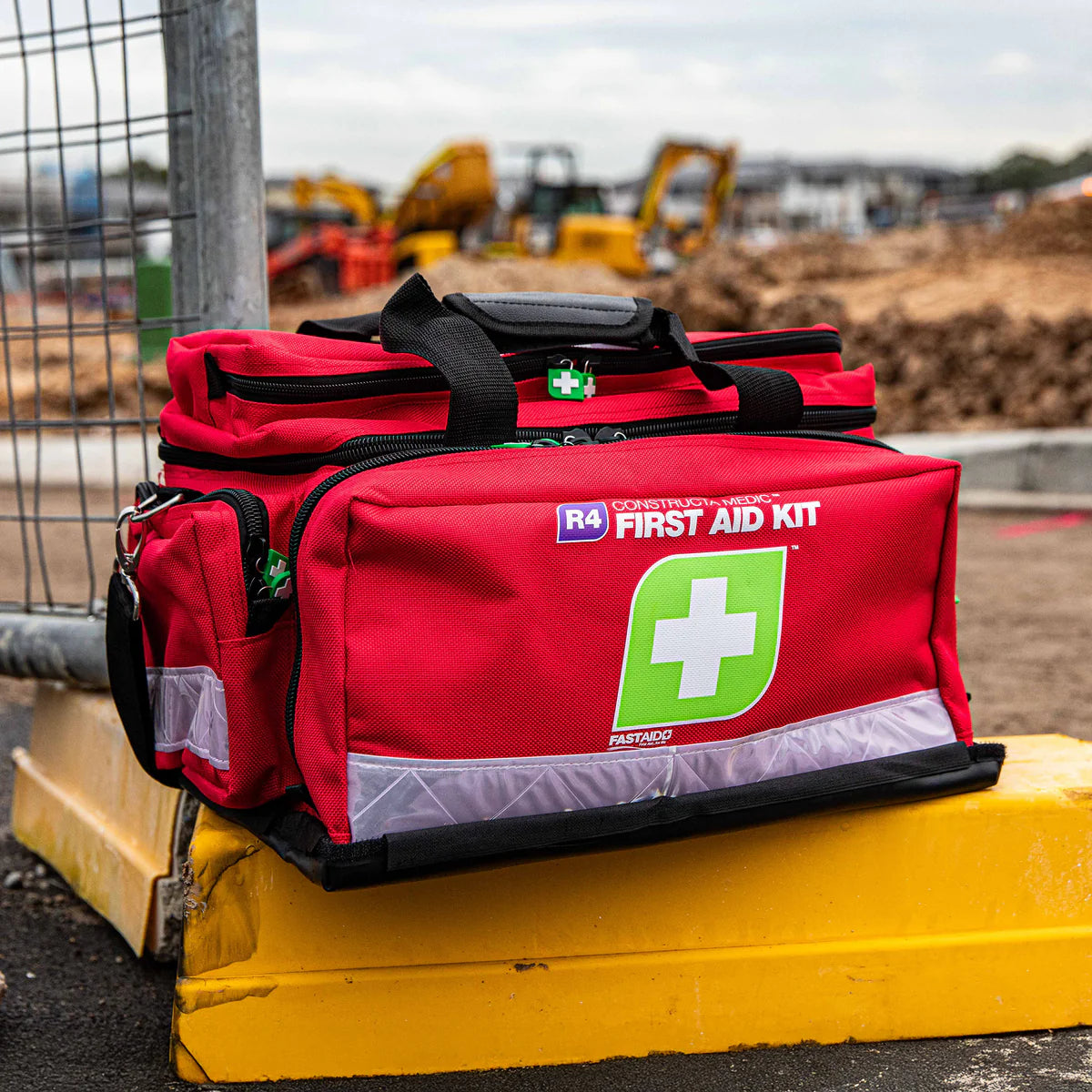 R4 Constructa Medic First Aid Kit, Soft Pack