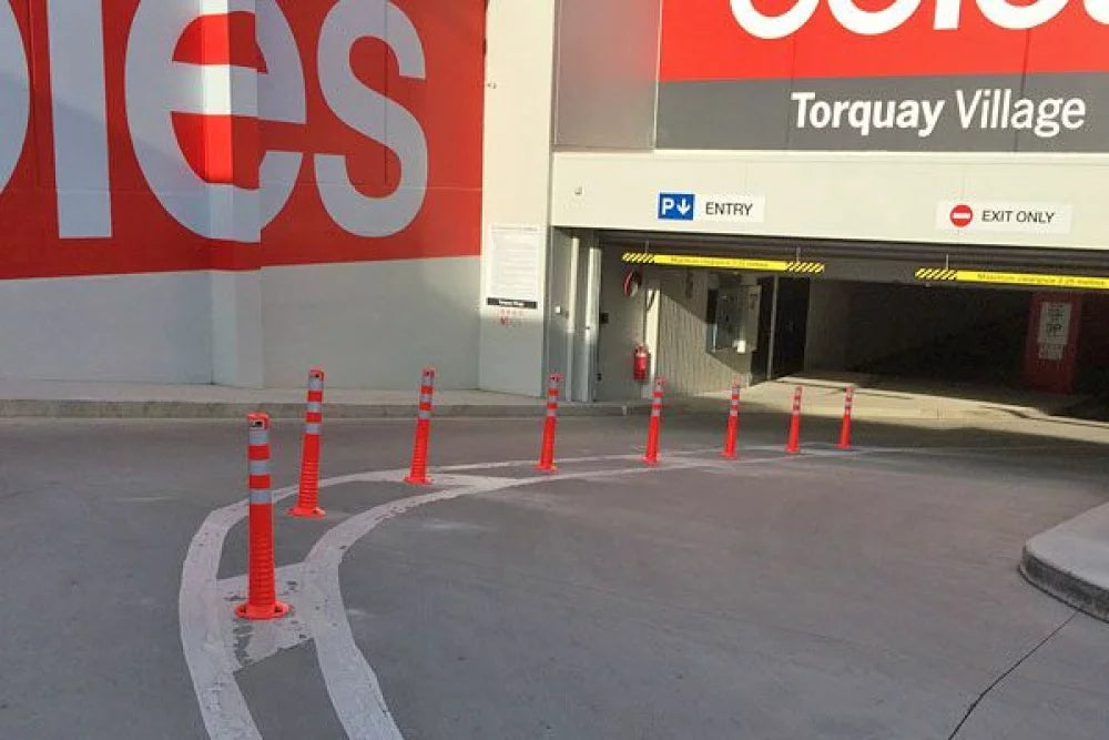 One Piece Plastic Flex Bollard