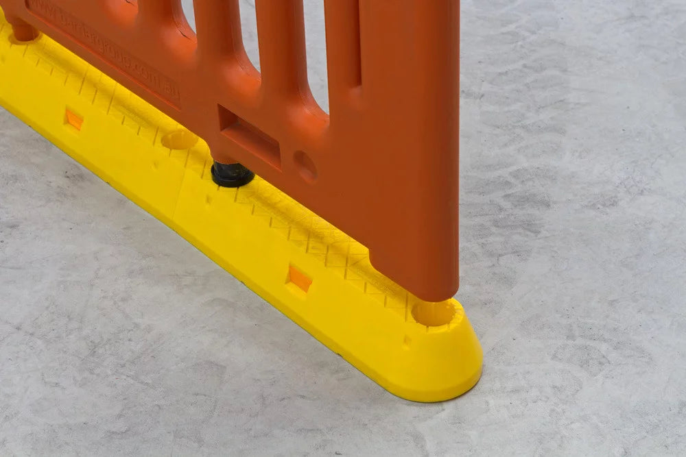 Menni-Q Pedestrian Fence Panel 2130mm Long-Polyethylene Hi-Vis Orange