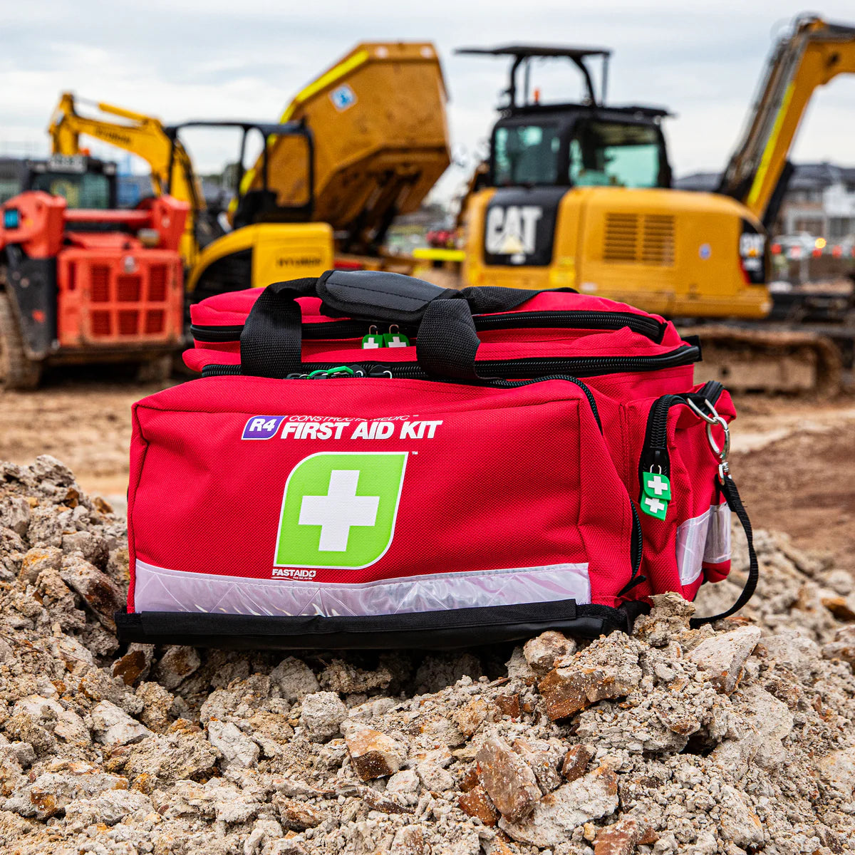 R4 Constructa Medic First Aid Kit, Soft Pack