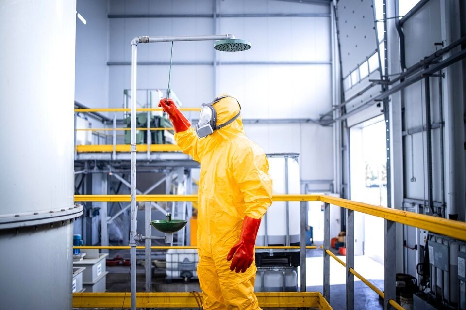 Optimising Safety: Best Practices for Using Safety Showers, Mirrors, and Gloves